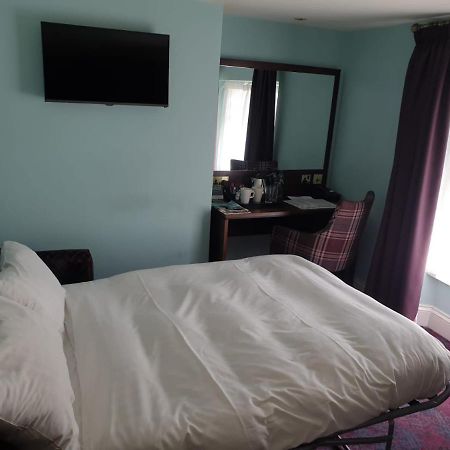 The Queen'S Head Wetherspoon Hotell Tavistock  Eksteriør bilde