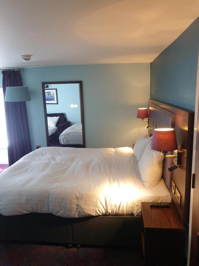 The Queen'S Head Wetherspoon Hotell Tavistock  Eksteriør bilde