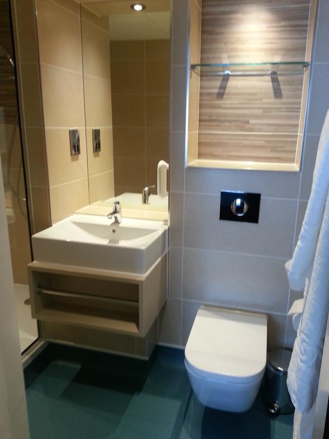 The Queen'S Head Wetherspoon Hotell Tavistock  Eksteriør bilde