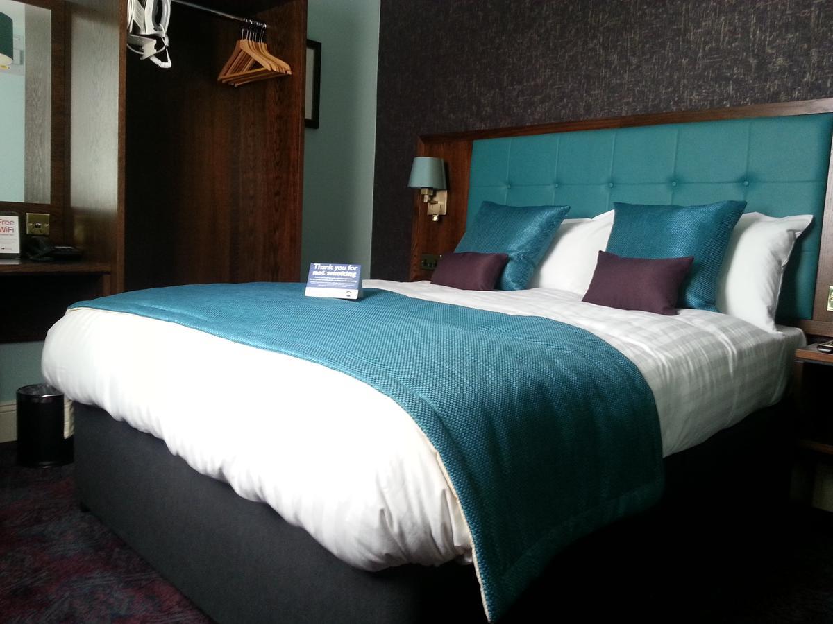 The Queen'S Head Wetherspoon Hotell Tavistock  Eksteriør bilde